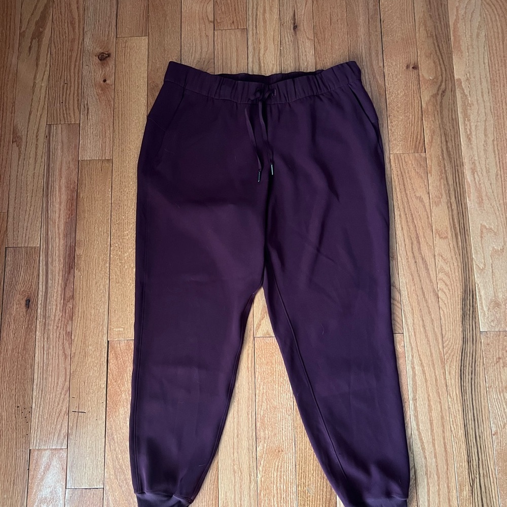 lululemon athletica Women’s Joggers in Dark Purple